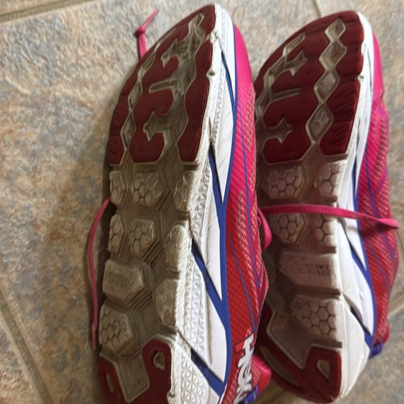 Hoka - Picture 3 of 3